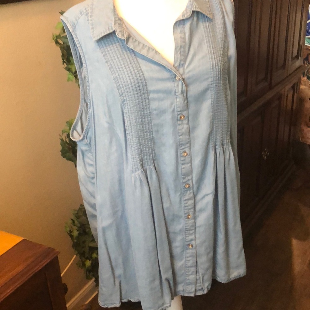 Terra & Sky Blue Sleeveless Polo Blouse